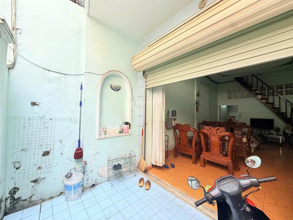 (new) ô tô đỗ cửa  nhà 2 tầng lạc long quân (54,88m2) ngang 4m ngay ngã tư bảy hiền, giáp q. 10