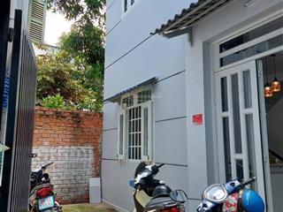 Nhà (56m) 2tầng  ngang 7.5m  sân trồng cây  lạc long quân p10  giá 5.2 tỷ còn tl.