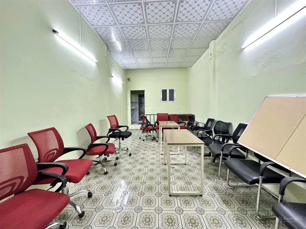 Tiện xây mới  nhà dân hẻm xe hơi nguyễn công hoan khu vip phan xích long (44m2) x 2 tầng  8.3 tỷ