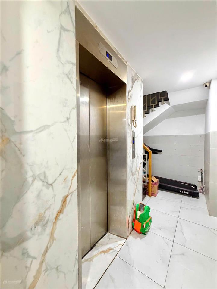 Máy in tiền  siêu phẩm nhà xô viết nghệ tĩnh cạnh khu d (42m2) x 5 tầng, có thang máy  7.2 tỷ