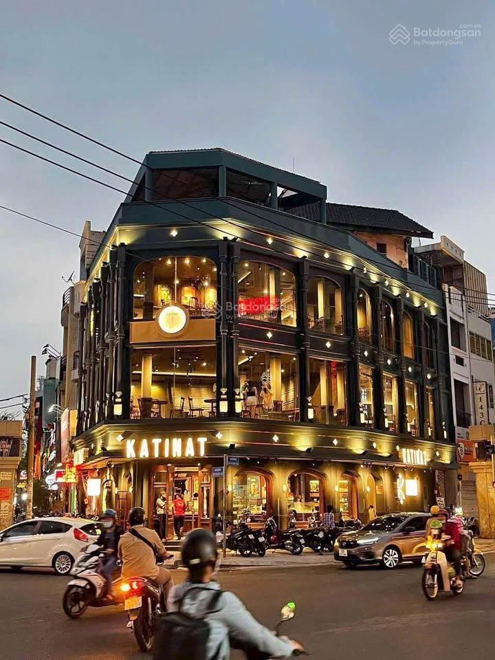 Cho thuê mbkd hạ hồihoàn kiếm,dt155m2x4 tầng,mt14m.kinh doanh mọi mô hình phù hợp nhà hàng