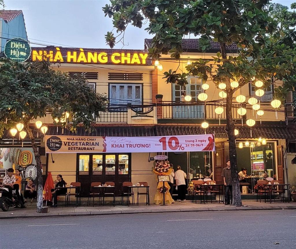 Siêu phẩm nguyên hồng đống đa mặt tiền 40m hiếm có 400m x 2 tầng chỉ 200tr/tháng