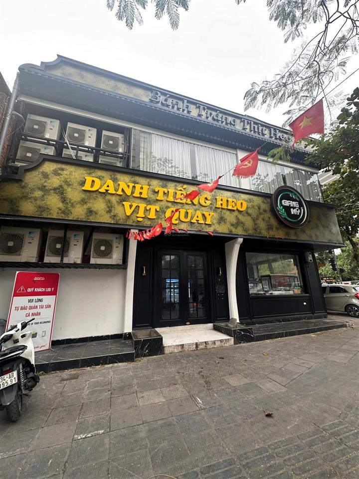 Siêu phẩm hàng bài mặt tiền 6m cực hiếm, dt 120m2 x 2 tầng, chấp nhận mọi mô hình kinh doanh