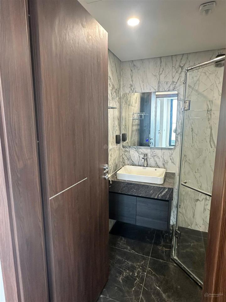Bán căn 1pn tầng 28 view pháo hoa vin 2 dt 52m2 thông thuỷ