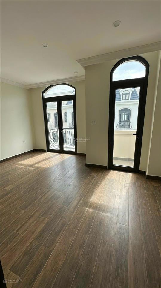 Cho thuê bt 5pn + 5wc tại vinhomes ocean park 2, 12 triệu bao phí dịch vụ, 68m², view đẹp hot!