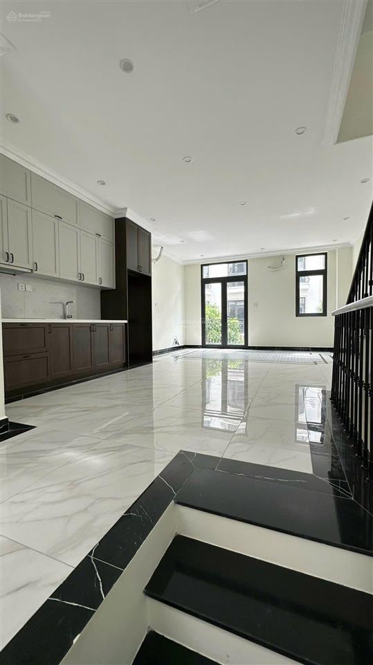 Cho thuê bt 5pn + 5wc tại vinhomes ocean park 2, 12 triệu bao phí dịch vụ, 68m², view đẹp hot!