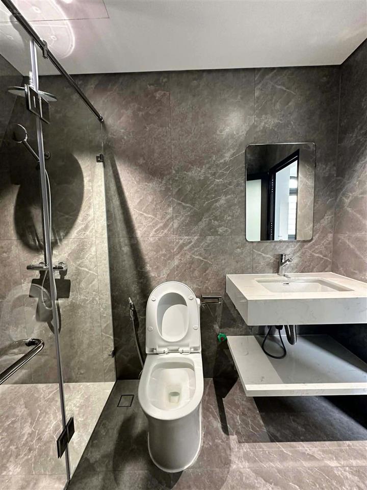 Cho thuê đlsh đương lớn 52m , 50 triệu vnd, 150m2, hoàn thiện 5 tầng có thang máy