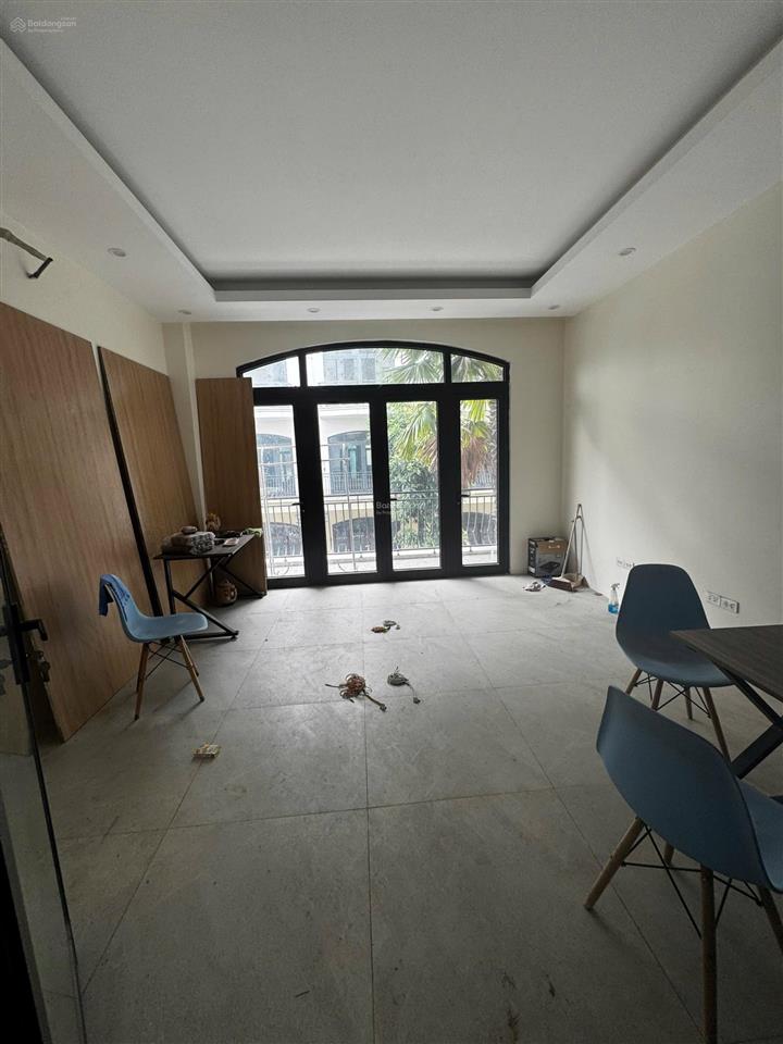 Cho thuê gấp bt 63m2 ở vinhomes ocean park 2, 10 triệu, 6pn, 6wc