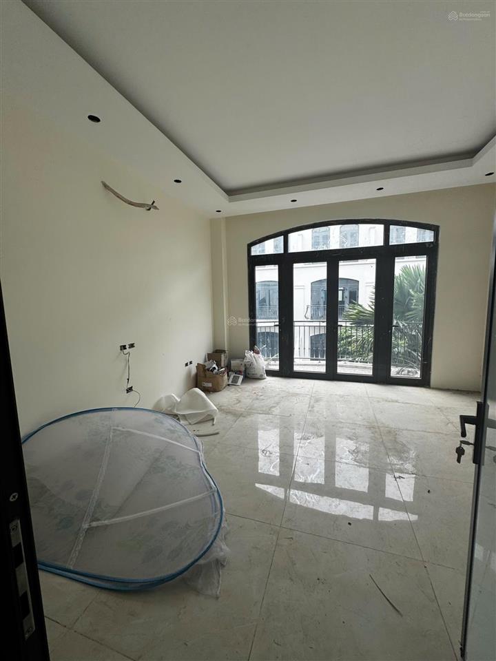 Cho thuê gấp bt 63m2 ở vinhomes ocean park 2, 10 triệu, 6pn, 6wc