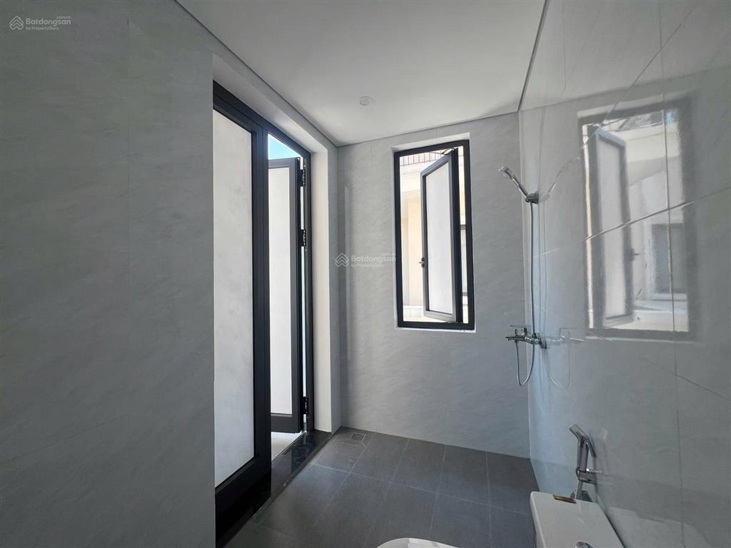 Cho thuê bt 3pn, 18 triệu bao phí, 126m2 ở vinhomes ocean park 2, đường cọ xanh, xã long hưng