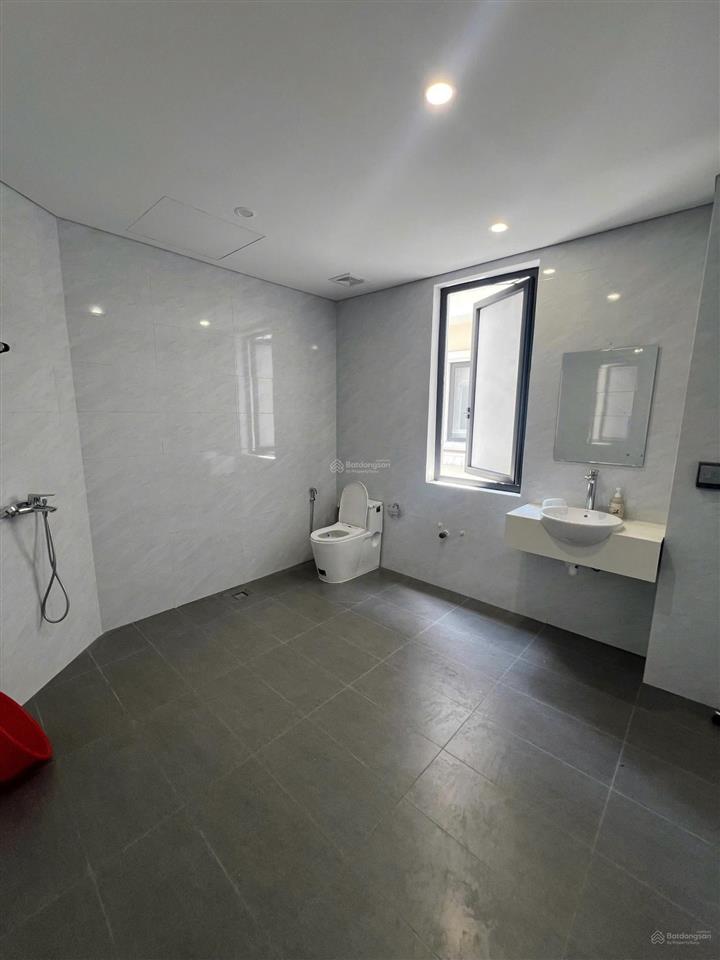Cho thuê bt 3pn, 18 triệu bao phí, 126m2 ở vinhomes ocean park 2, đường cọ xanh, xã long hưng