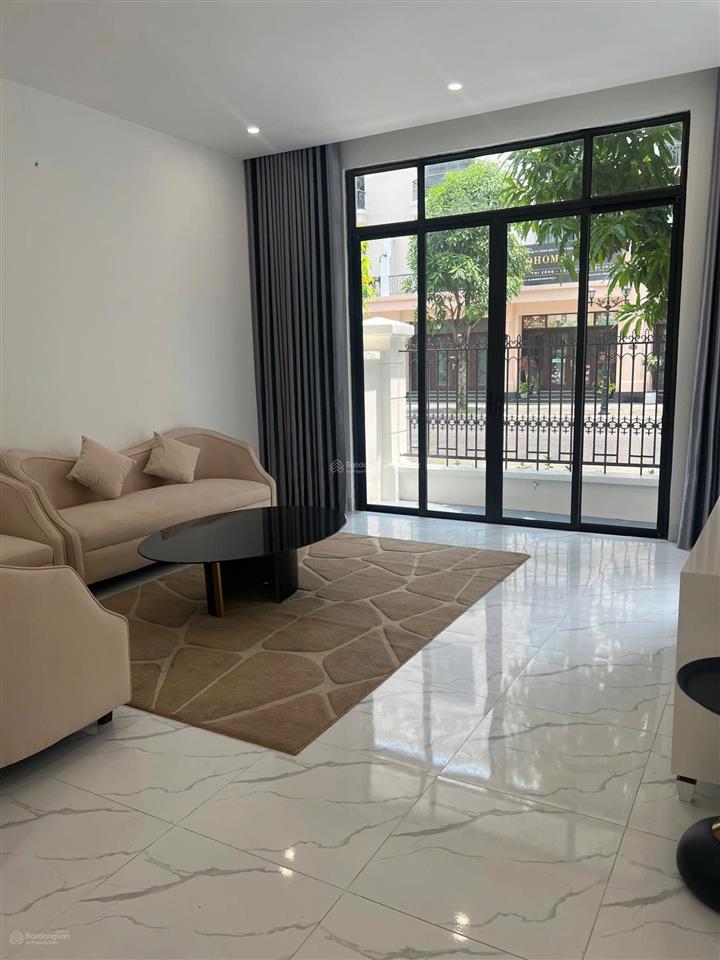 Cho thuê bt 3pn, 18 triệu bao phí, 126m2 ở vinhomes ocean park 2, đường cọ xanh, xã long hưng