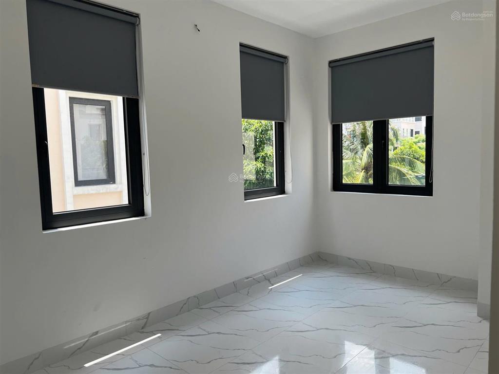 Cho thuê bt 3pn, 18 triệu bao phí, 126m2 ở vinhomes ocean park 2, đường cọ xanh, xã long hưng