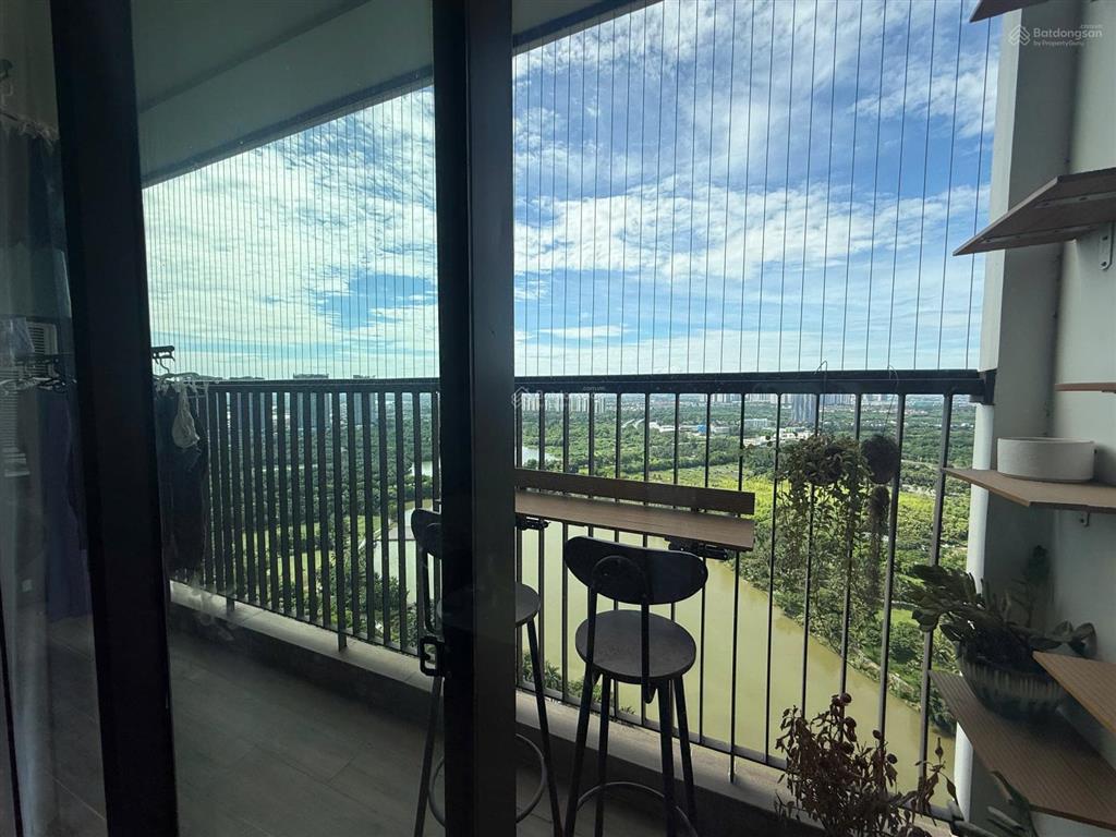 Bán cc đẹp xuất sắc tại the landmark ecopark, 7 tỷ bao phí, 74m2, 2pn, 2wc tầng trung view hồ