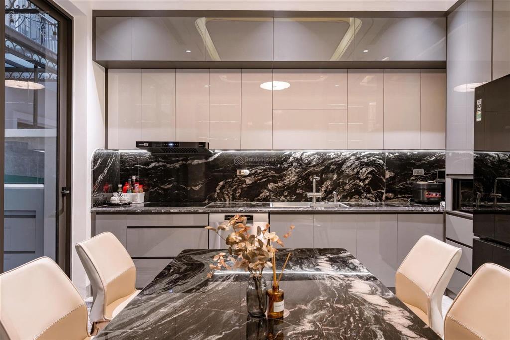 Bán s 80m2, 13.9 tỷ tại cọ xanh, park 2, văn giang, hưng yên, nội thất 5 tỷ có thang máy