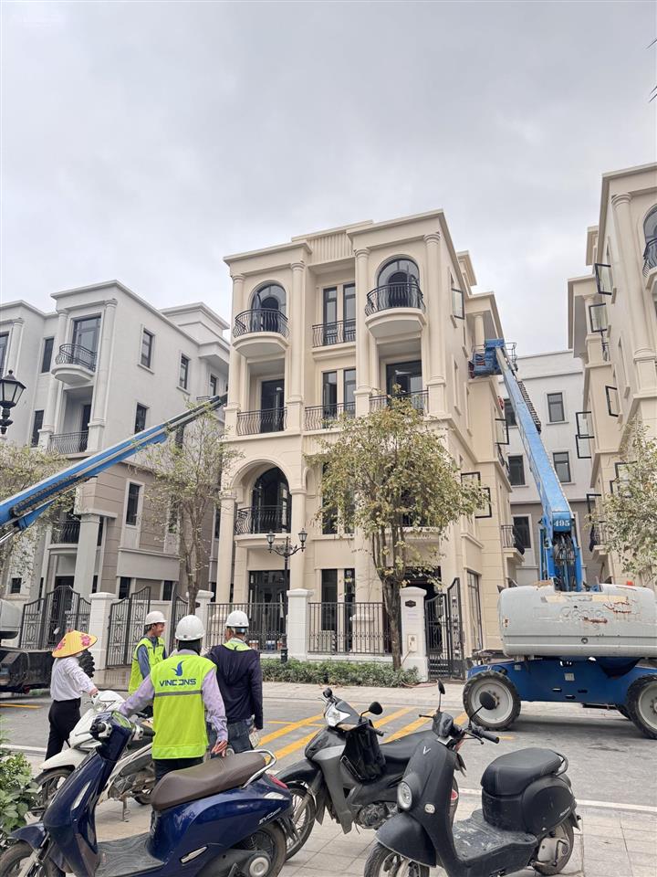 Bán gấp biệt thự song lập 4pn, 4wc ở vinhomes ocean park 3, giá 13,5 tỷ, 144m²