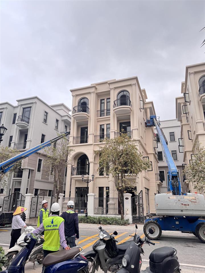 Bán gấp biệt thự song lập 4pn, 4wc ở vinhomes ocean park 3, giá 13,5 tỷ, 144m²