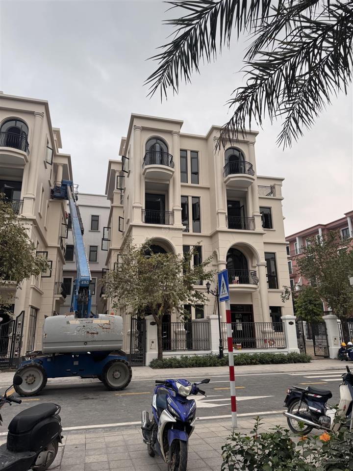 Bán gấp biệt thự song lập 4pn, 4wc ở vinhomes ocean park 3, giá 13,5 tỷ, 144m²