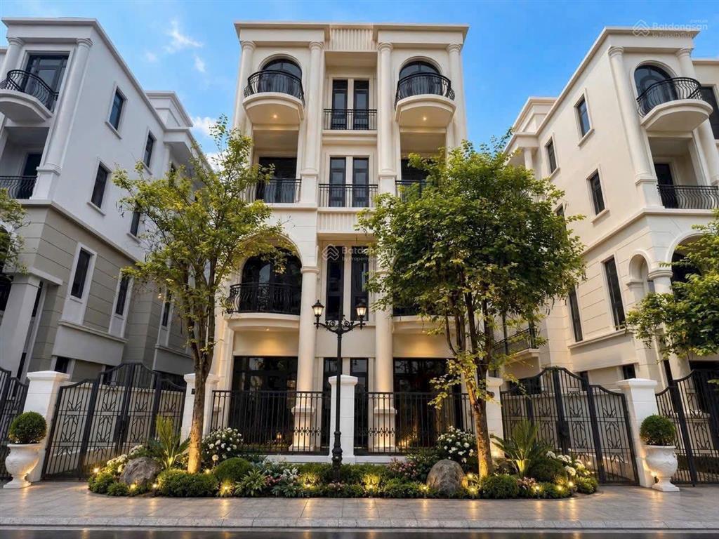 Bán gấp biệt thự song lập 4pn, 4wc ở vinhomes ocean park 3, giá 13,5 tỷ, 144m²