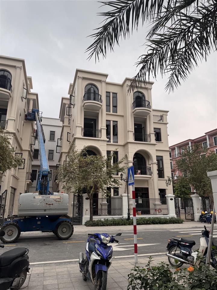 Bán gấp biệt thự song lập 4pn, 4wc ở vinhomes ocean park 3, giá 13,5 tỷ, 144m²