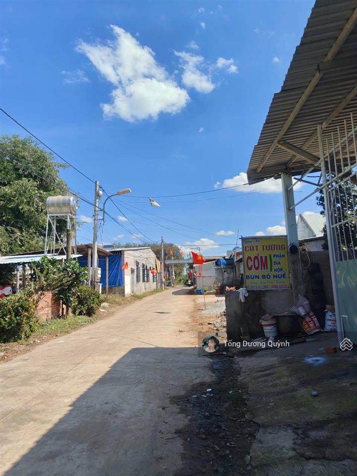 Chính chủ bán nhanh miếng đất nằm ngay trung tâm ngang 6m sổ hồng riêng  giá 650tr bao hết