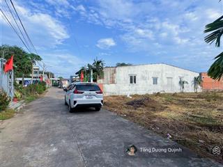 Chính chủ bán nhanh miếng đất nằm ngay trung tâm ngang 6m sổ hồng riêng  giá 650tr bao hết