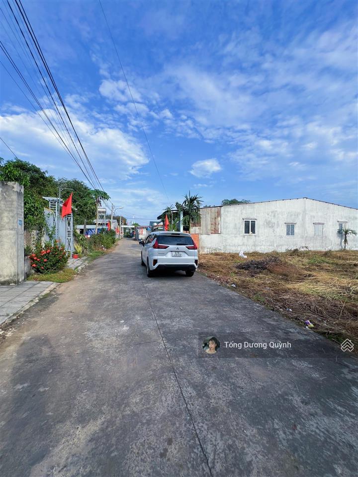 Chính chủ bán nhanh miếng đất nằm ngay trung tâm ngang 6m sổ hồng riêng  giá 650tr bao hết