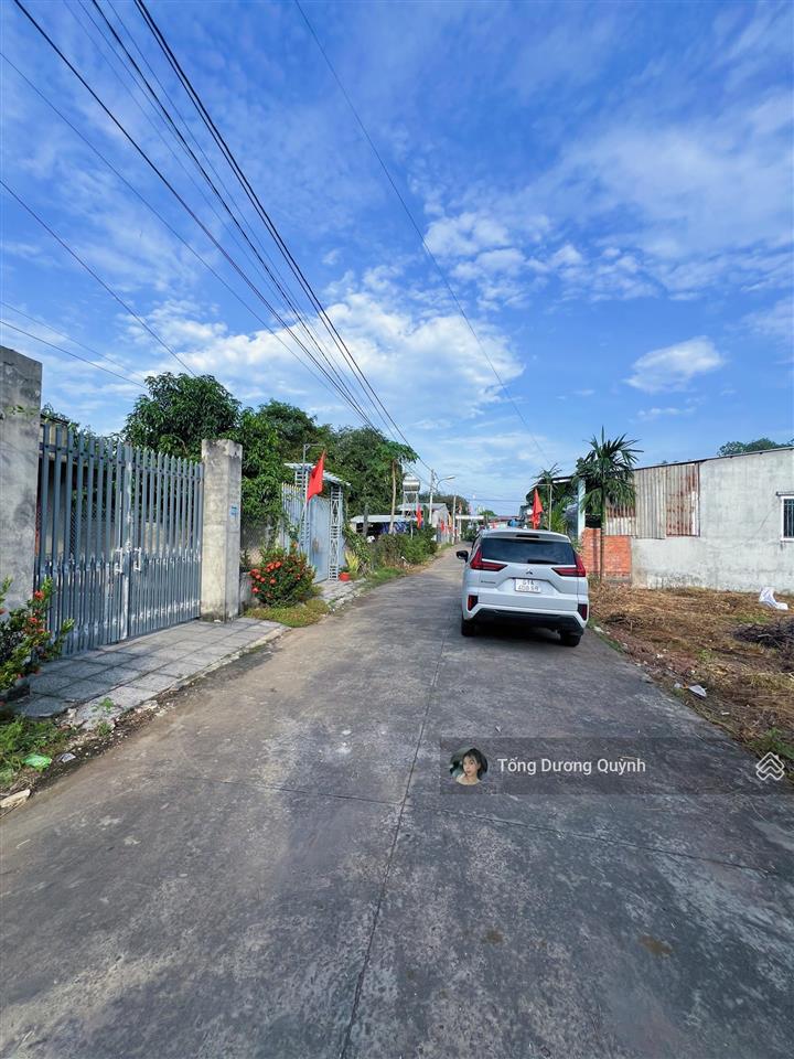 Chính chủ bán nhanh miếng đất nằm ngay trung tâm ngang 6m sổ hồng riêng  giá 650tr bao hết