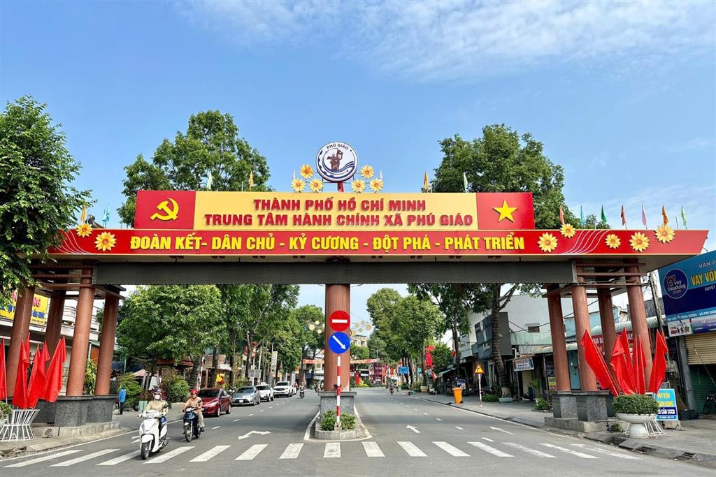 Bán gấp đất tại tp.hcm 10m ngang nhựa thông 2 đầu đẹp giá 550tr  sổ hồng riêng  dh507 vào 20m