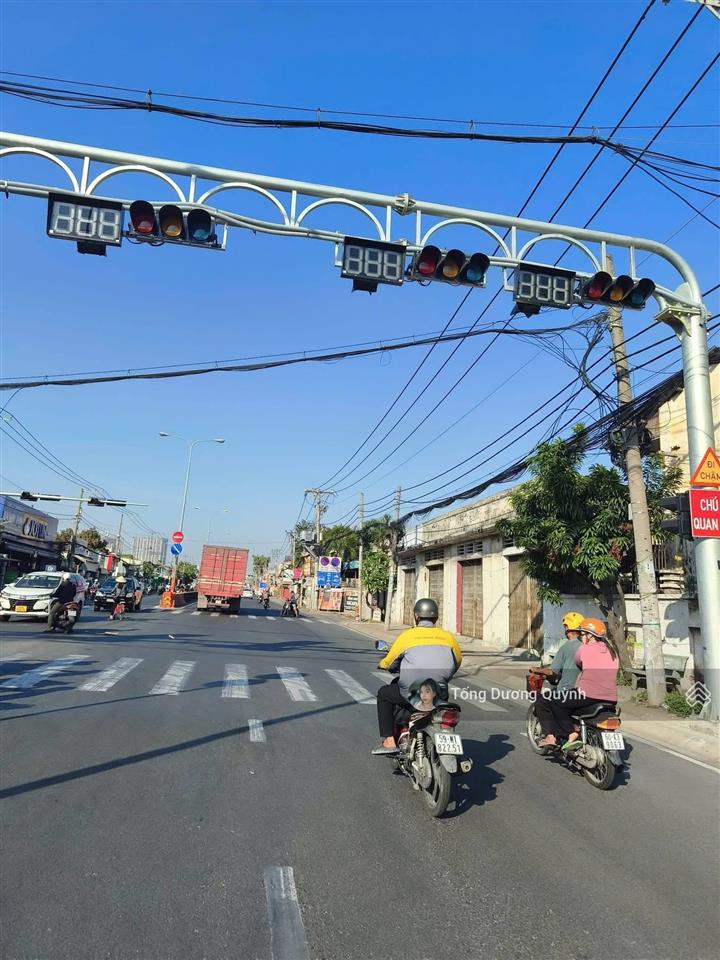 Cần bán miếng đất nằm ngay trung tâm 250m2 giá đẹp 520 triệu có 100m2 thổ cư bao sổ