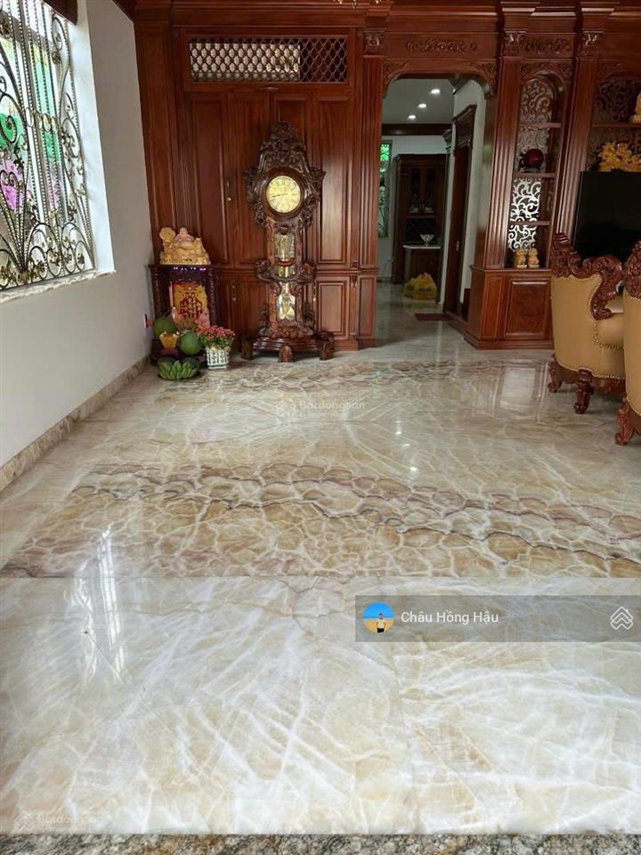 Chính chủ cần bán biệt thự đường số 8 khu cityland emart, dt 9m x 20m. hoàn thiện gỗ đỏ