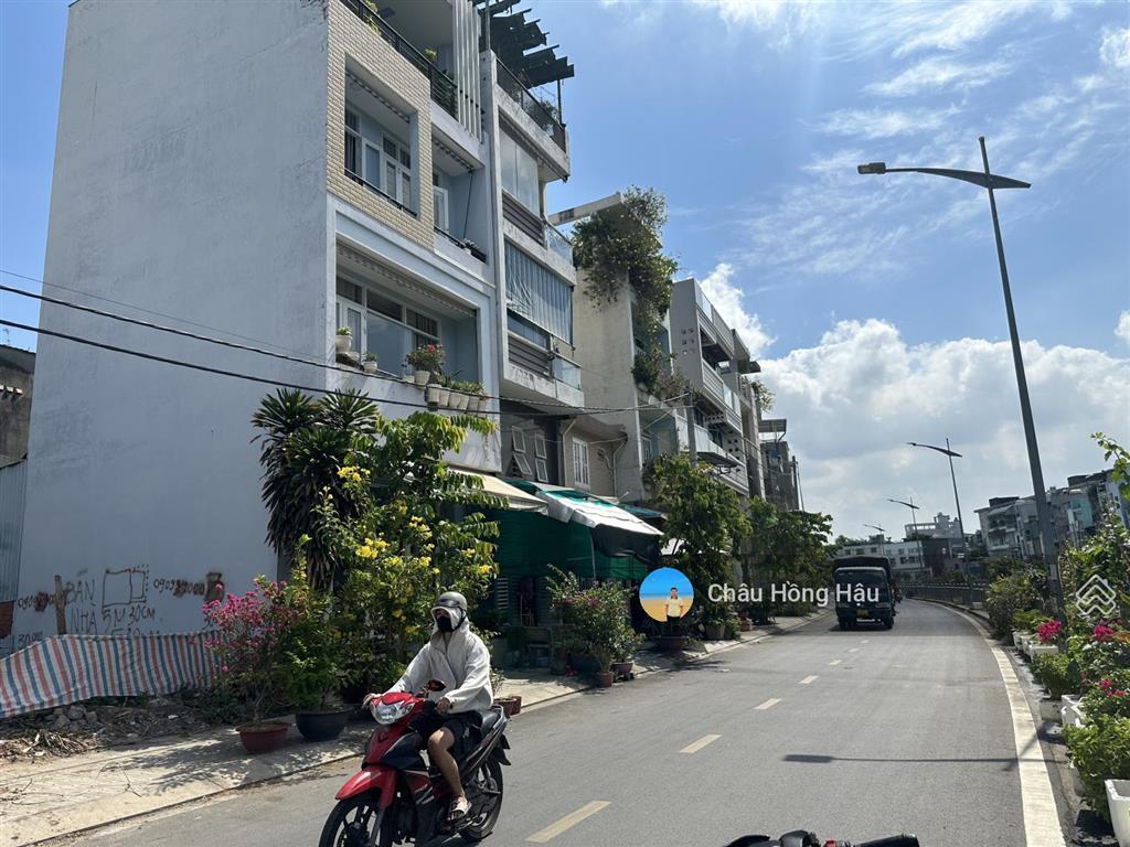Bán gấp dãy nhà trọ đường dương quảng hàm, p5, dt 12x25m, giá chỉ 21 tỷ