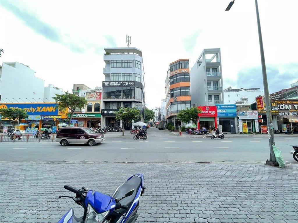 Bán gấp nhà hxh phan văn trị p5 gò vấp, dt 5.6x17m giá chỉ 12,5 tỷ, 90m², view đẹp