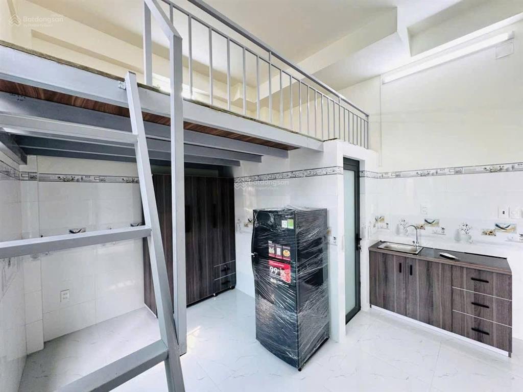Phòng trọ mới full nội thất có bancol ngay etown cộng hoà rộng an ninh