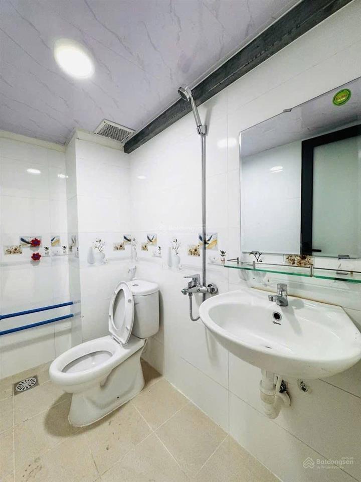 Phòng trọ mới full nội thất có bancol ngay etown cộng hoà rộng an ninh