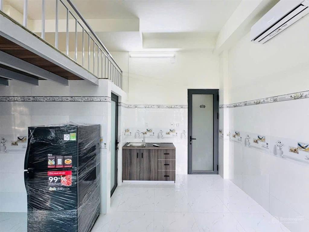Phòng trọ mới full nội thất có bancol ngay etown cộng hoà rộng an ninh