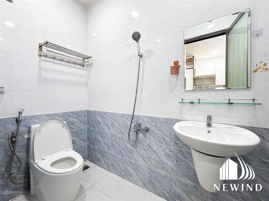 Phòng trọ không gác tách bếp mới tinh ngay lê văn quới sẵn máy lạnh có bảo vệ an ninh thang máy