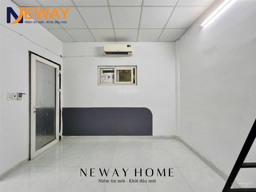 Phòng trọ có gác rộng rãi sạch sẽ an ninh sẵn máy lạnh mới tinh có bảo vệ ngay ngã tư bốn xã