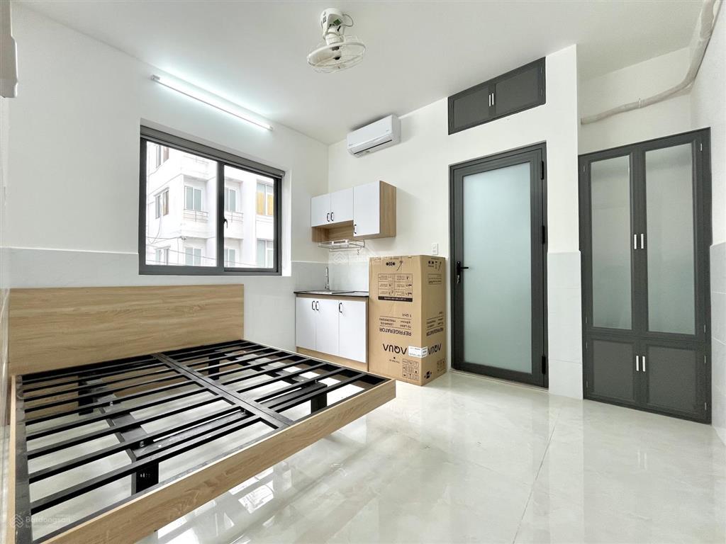 Căn hộ mới xây thoáng cửa sổ trời thoáng full nội thất ngay đầu trường sa  cách mạng tháng 8