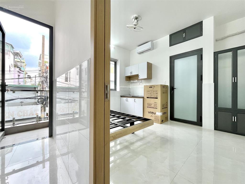 Căn hộ mới xây thoáng cửa sổ trời thoáng full nội thất ngay đầu trường sa  cách mạng tháng 8