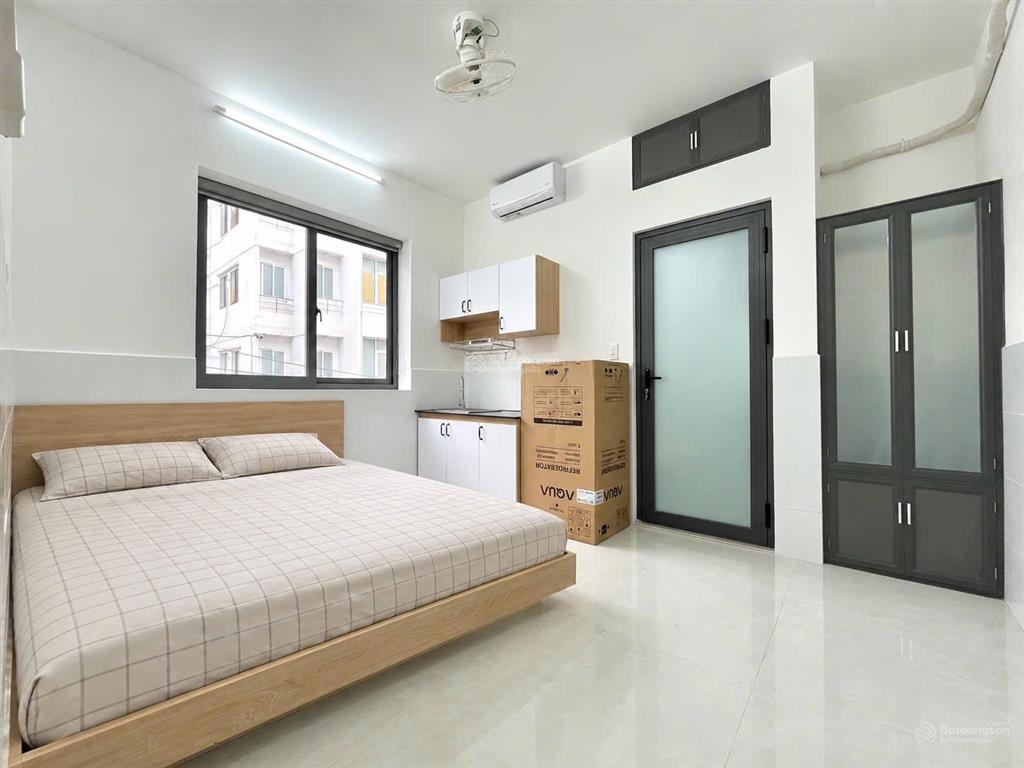 Căn hộ mới xây thoáng cửa sổ trời thoáng full nội thất ngay đầu trường sa  cách mạng tháng 8