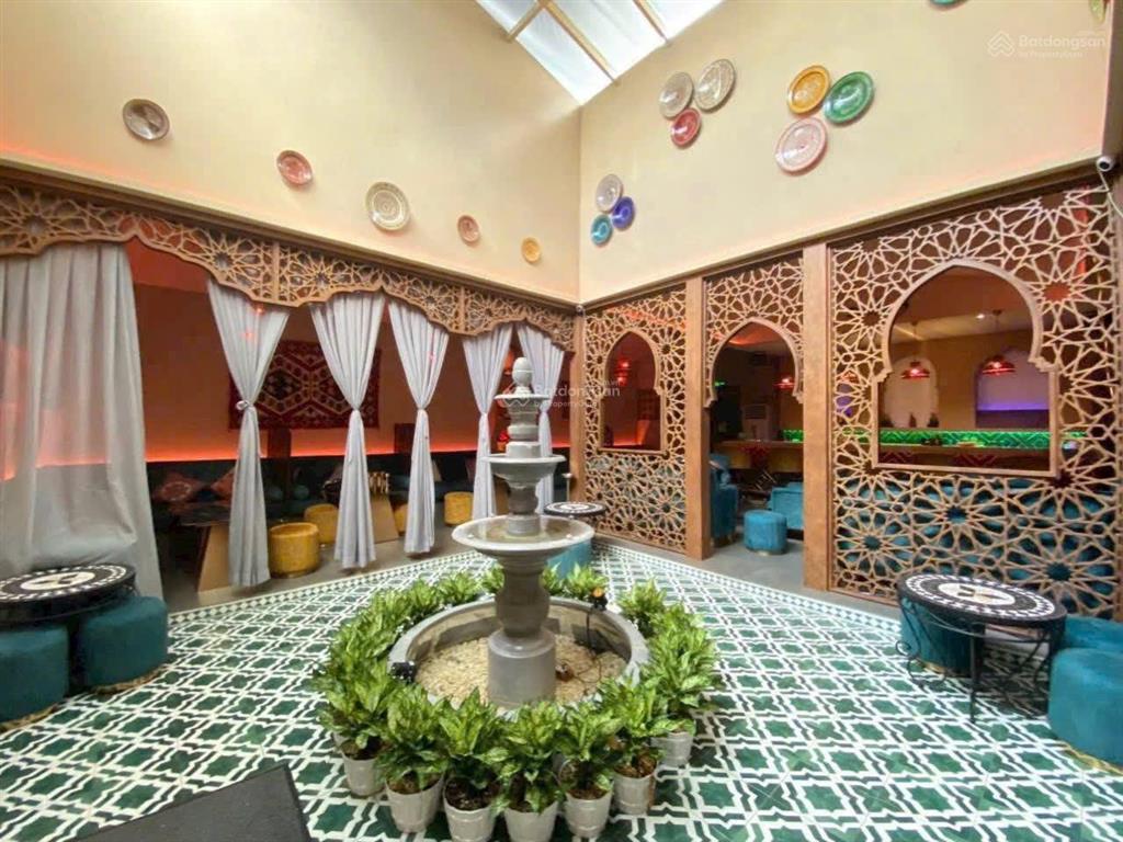 Nhà siêu sang đẹp mặt tiền 94 96 đường cô bắc gần trần hưng đạo quận 1.