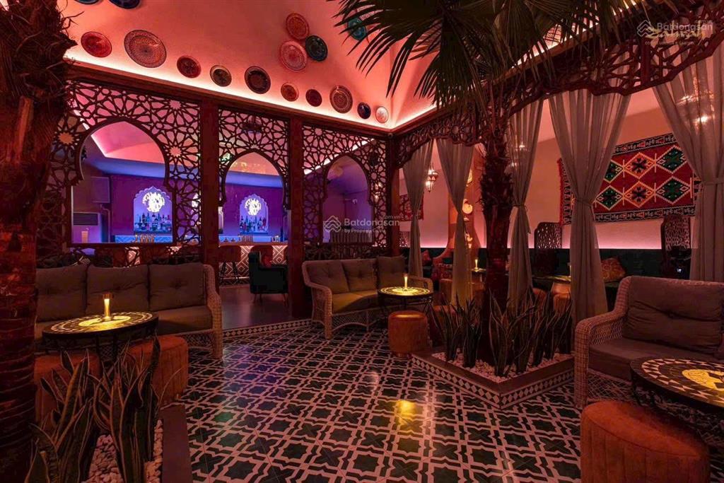 Nhà siêu sang đẹp mặt tiền 94 96 đường cô bắc gần trần hưng đạo quận 1.