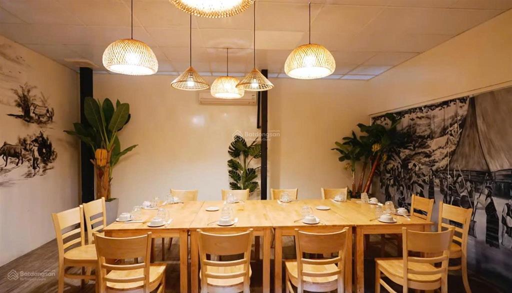 Gấp! nhà chính chủ mặt tiền đường nguyễn trọng tuyển quận tân bình