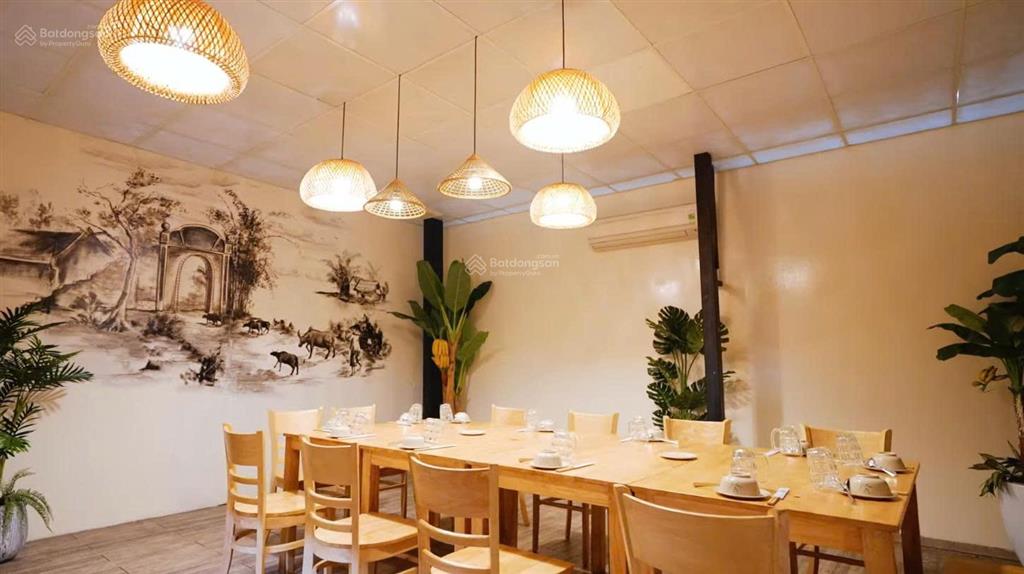 Gấp! nhà chính chủ mặt tiền đường nguyễn trọng tuyển quận tân bình