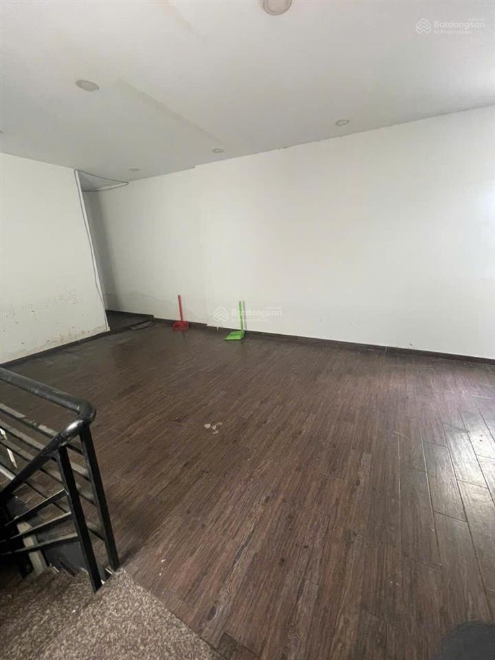 Nhà chính chủ mặt tiền đường trường sa quận phú nhuận