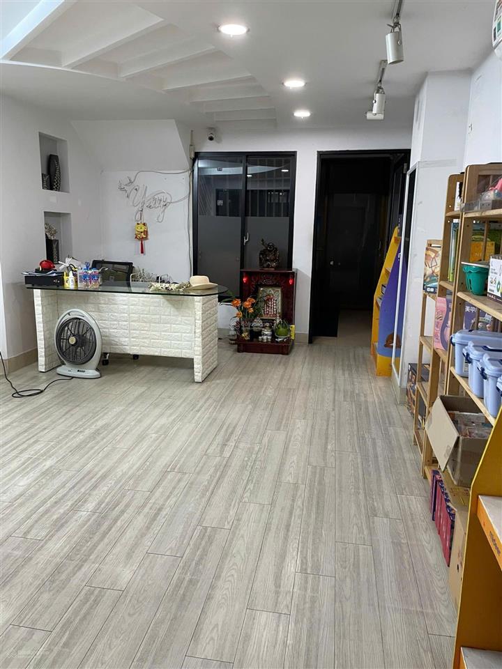 Tòa nhà thang máy  nguyễn gia trí, bình thạnh