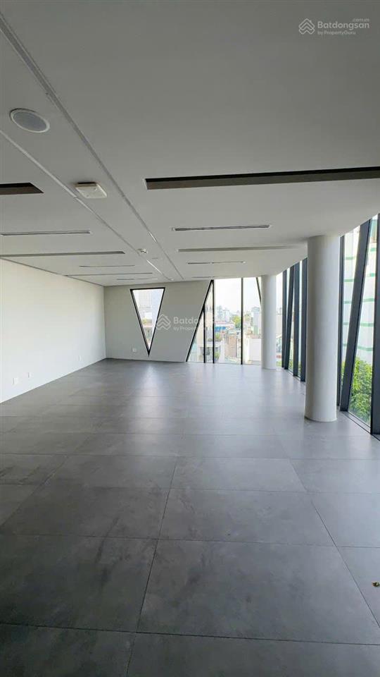 Nhà mt trần hưng đạo  6 lầu  nhà mới vị trí trung tâm quận 1