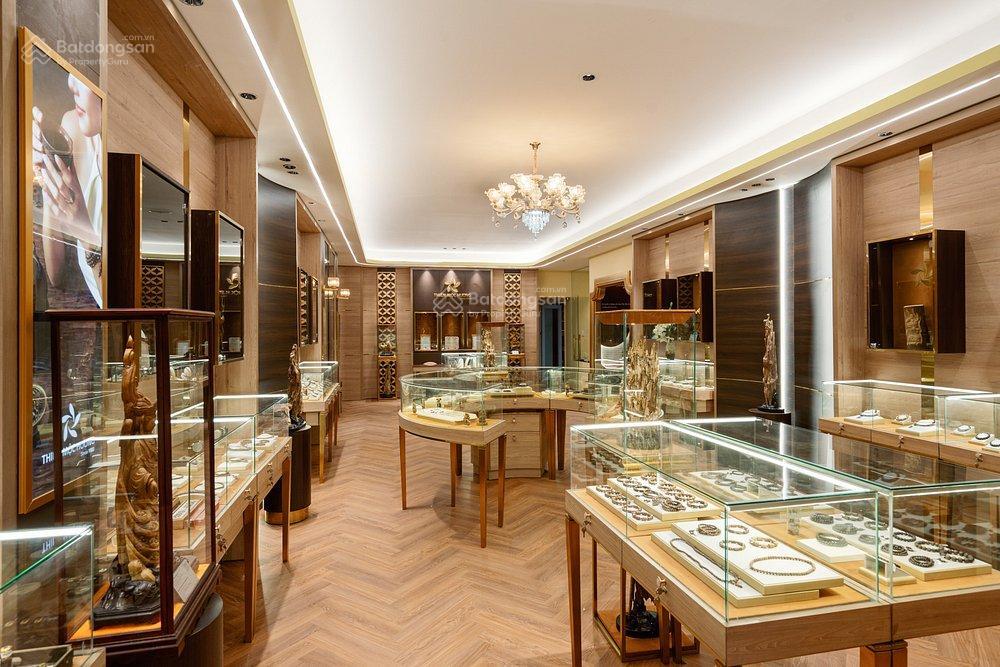 Gấp! siêu đẹp! cho thuê nhà mặt tiền đường nguyễn khắc nhu gần trần hưng đạo quận 1