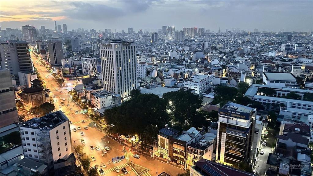 Chuyên bán nhiều officetel & chcc kingston.3.55 tỷ, 2pn  7.2 tỷ, 3pn  4pn.  em 0934 977 ***